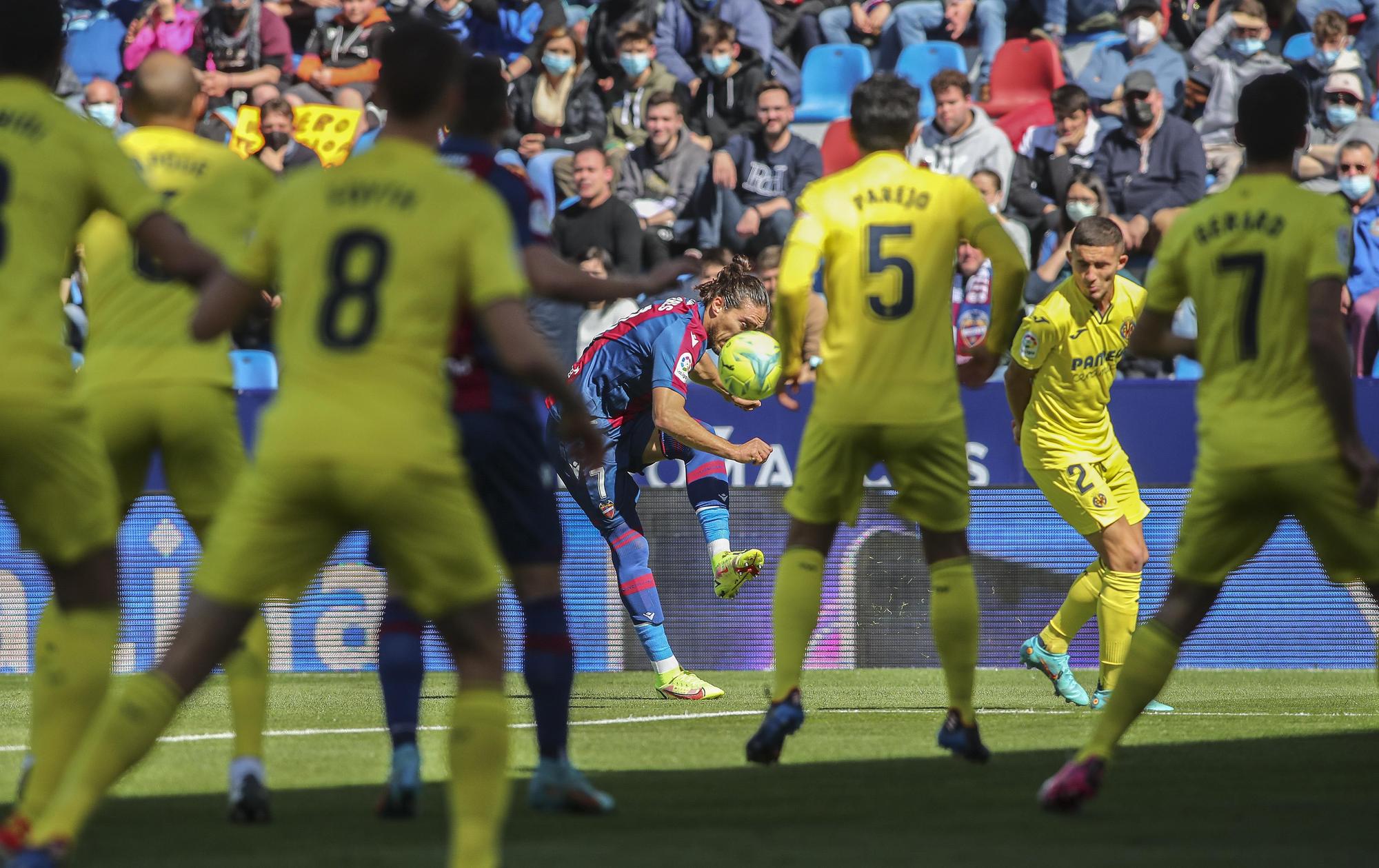 Las imágenes de la victoria del Levante frente al Villarreal en el Ciutat de València