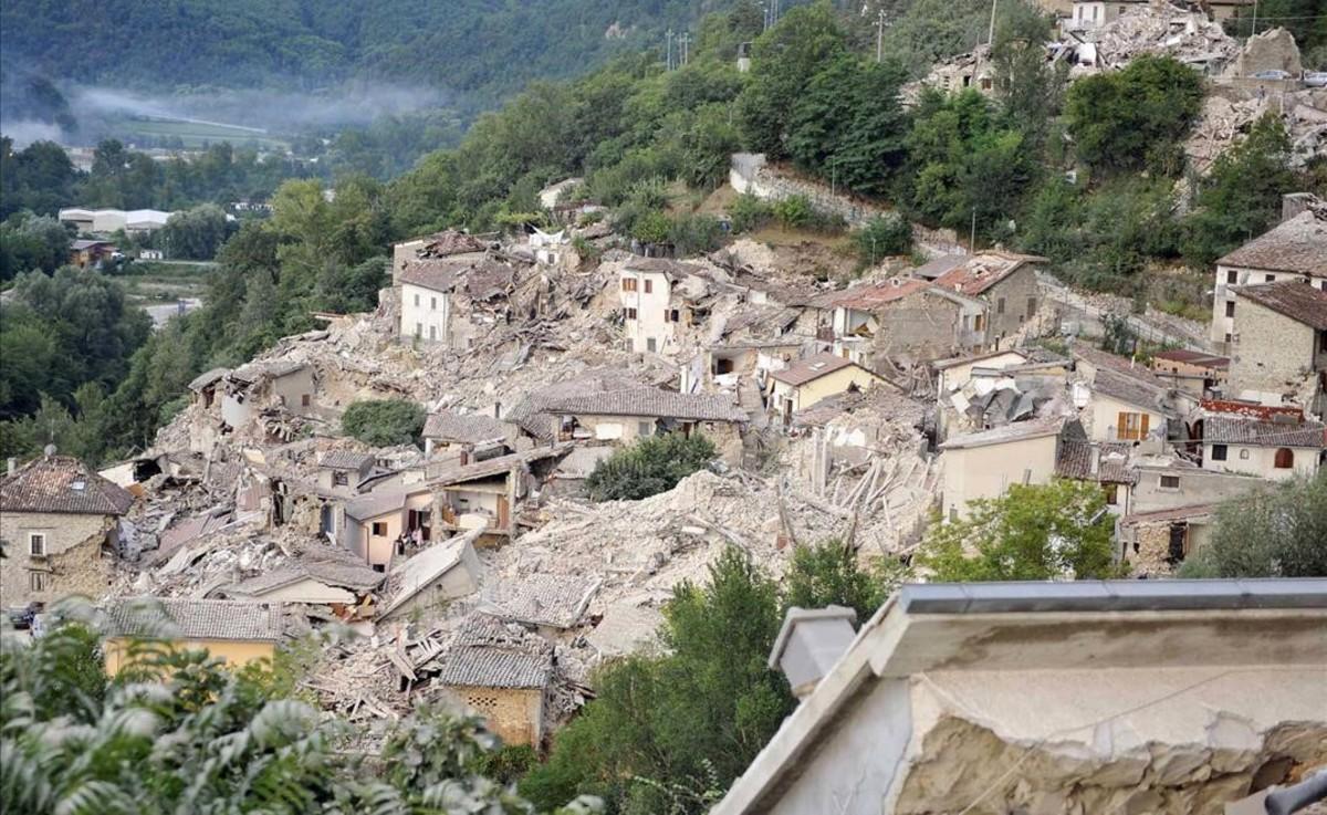 jjubierre35274510 a view of the collapsed buildings of the town of pescara del160824113246