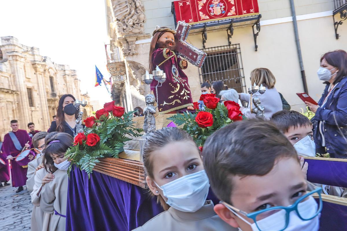 Procesión de los alumnos del colegio Nuestra Señora del Carmen de Orihuela