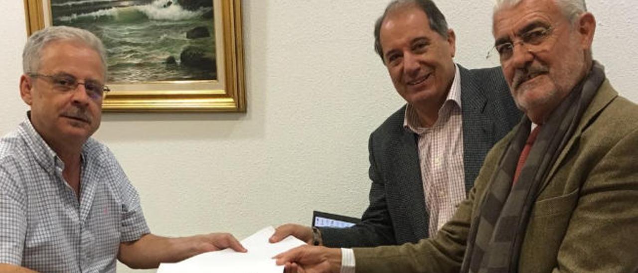 Adolfo López pretende recuperar el Club Náutico para las familias