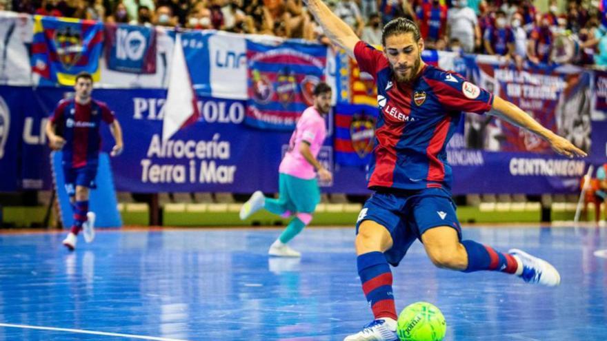 Esteban Cejudo, en su etapa en el Levante. | LEVANTE UD FS