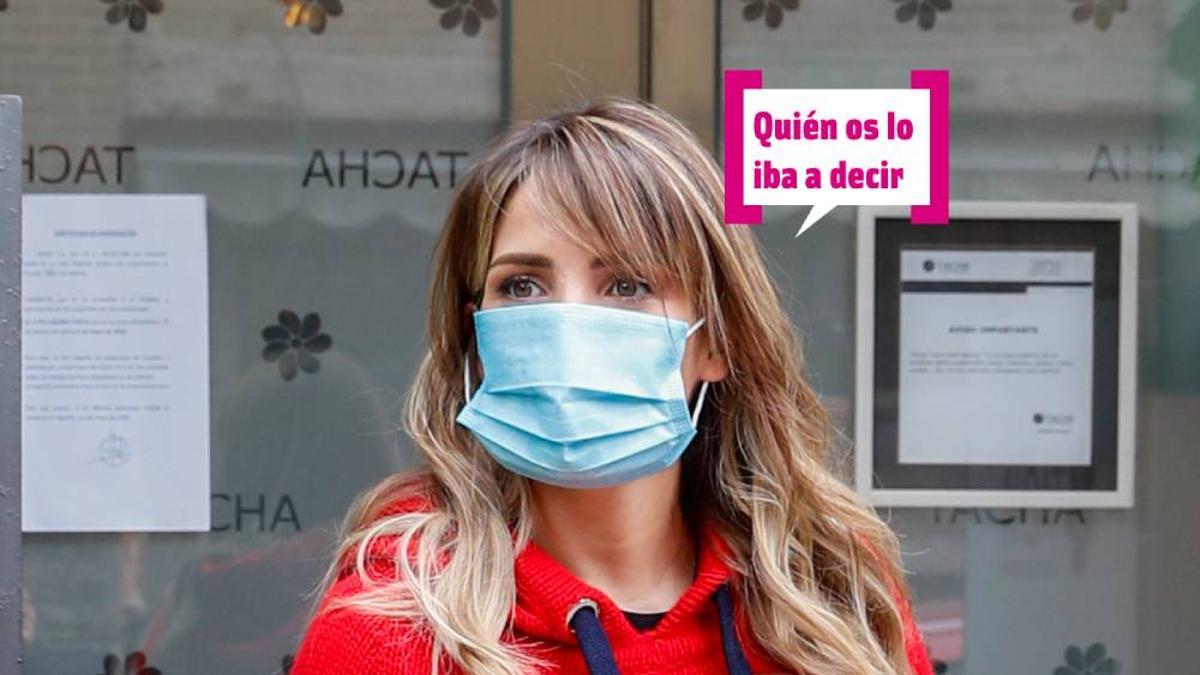 Rosanna Zanetti por la calle con mascarilla