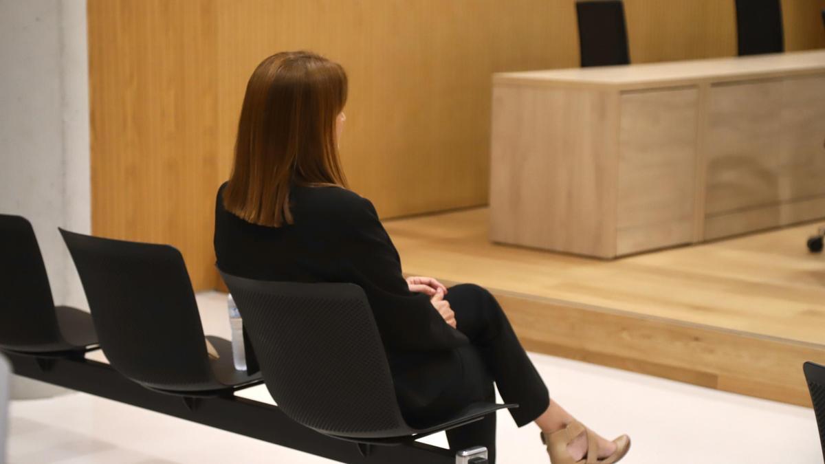 Luisa Ruiz, exalcaldesa de Peñarroya, en uno de los juicios del caso Rocket.