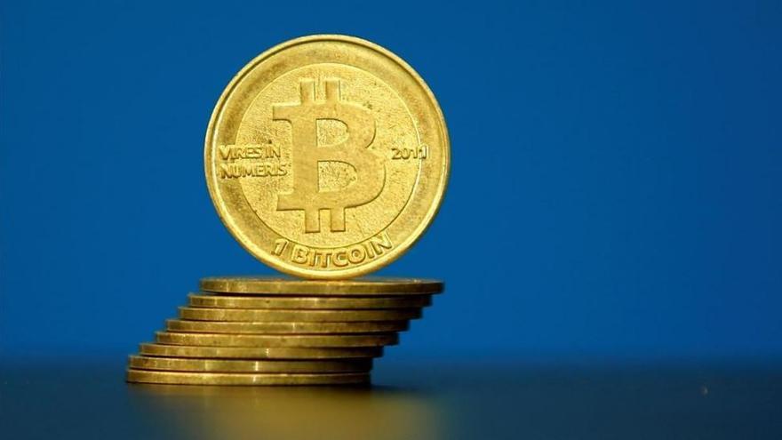 El bitcoin roza los 10.000 dólares y dobla su cotización desde octubre