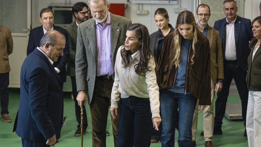Pre 684 Insólita puja por pescado en la rula de Llanes: el Rey Felipe se