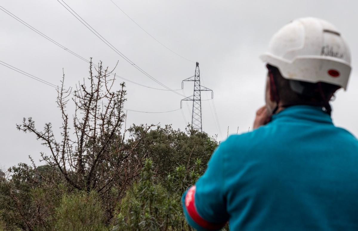 Red Eléctrica culmina la repotenciación de la línea Mesón do Vento-Santiago