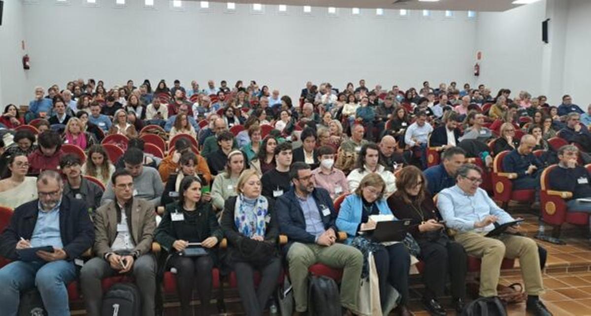 Miembros del claustro de la UEx, en una de las últimas sesiones celebradas.