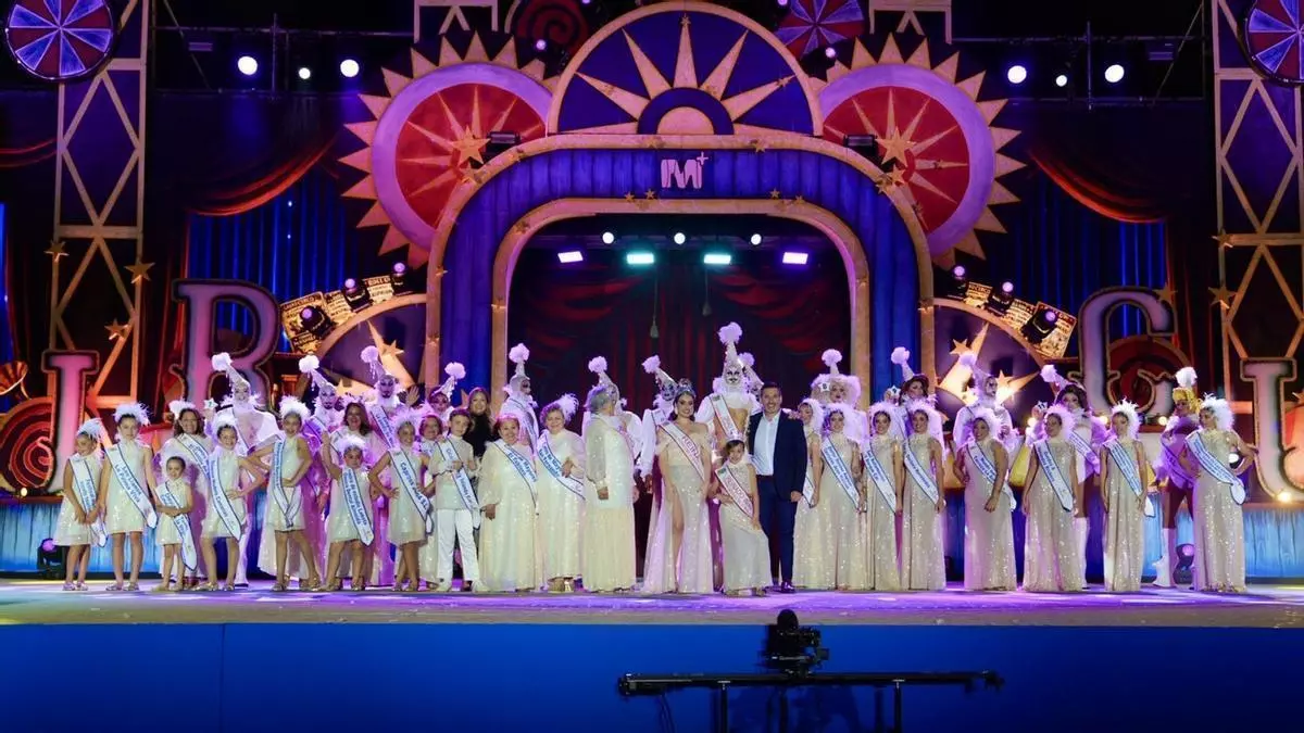 Malabares, plataformas y glamour: 36 aspirantes luchan por el trono en el circo de Maspalomas