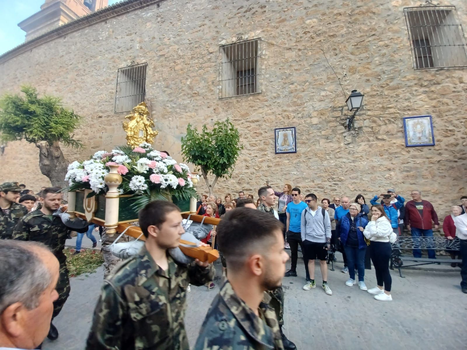 La rogativa de la Cueva Santa de Alcublas, en imágenes