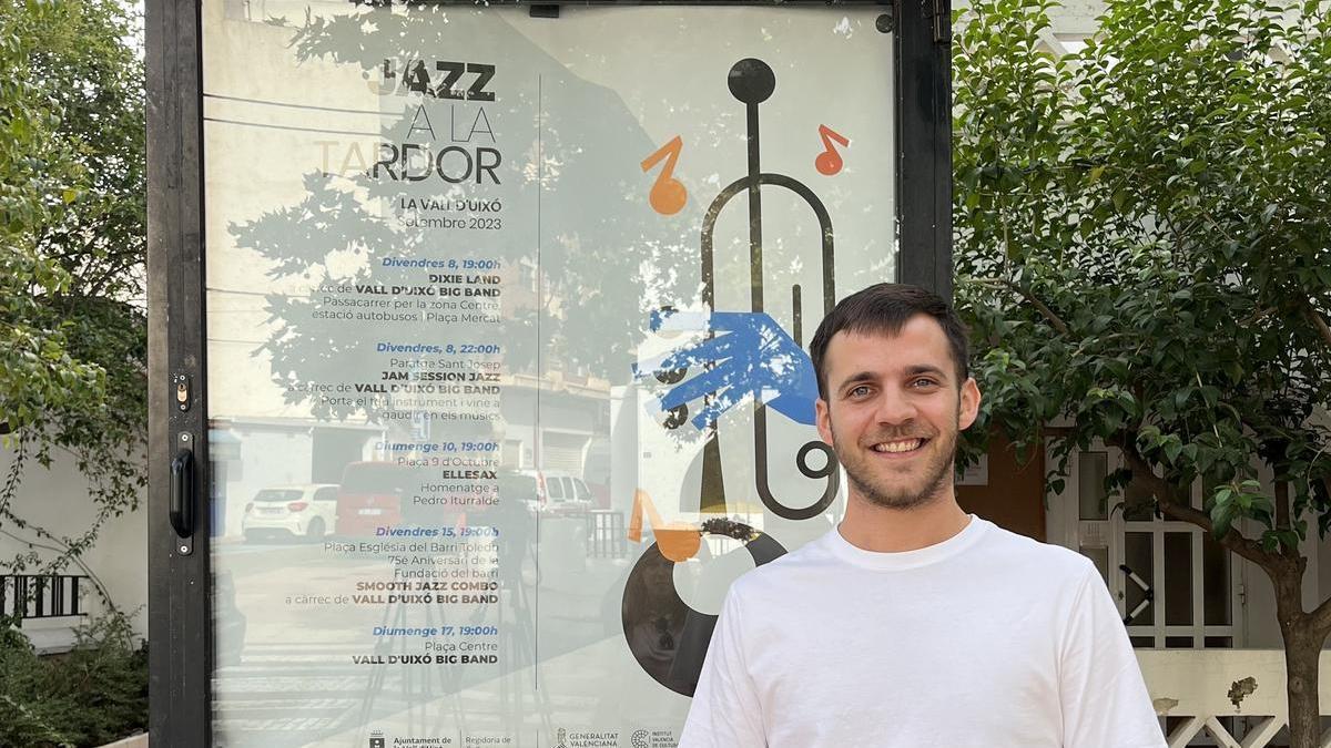 El concejal de Cultura de la Vall d’Uixó, Jorge Marqués, al presentar el nuevo ciclo de jazz en la ciudad.