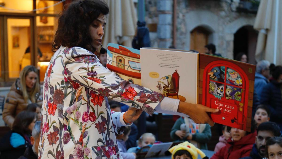 Una activitat del tercer aniversari de 'Calonge, Poble de Llibres'