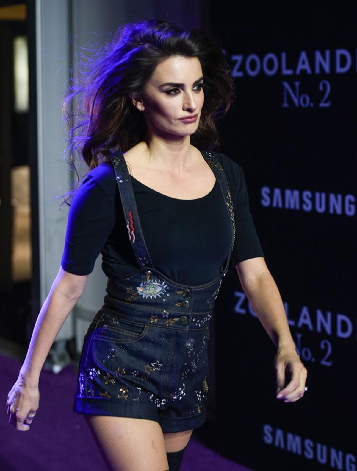 Penélope Cruz desfilando en el estreno de 'Zoolander 2' en Nueva York