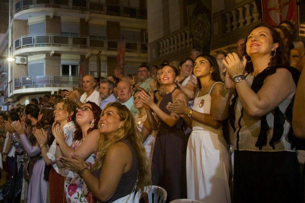 La emoción toma las calles de Torrent en una Gran Entrada Mora y Cristiana multitudinaria