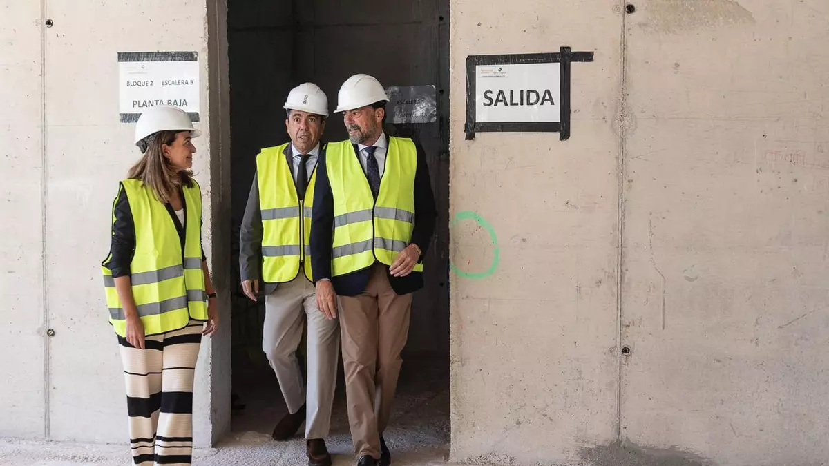 Carlos Mazón visita las obras de la Ciudad de la Justicia de Alicante