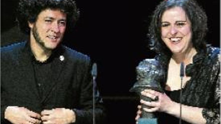 Bernat Vilaplana i Elena Ruiz agraint el Goya, ahir a la nit