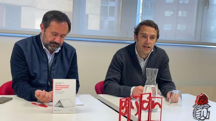 Presentación literaria en la Casa del Pueblo