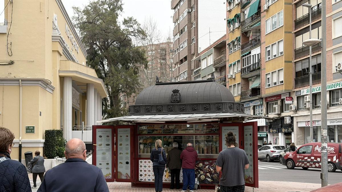 Un 'quiosco rojo' junto al Mercado de Santa Florentina en una imagen de archivo