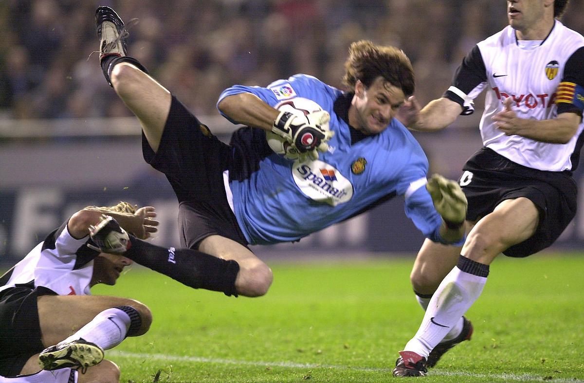 RCD Mallorca. Leo Franco, en un partido en Mestalla. Temporada 2003-04