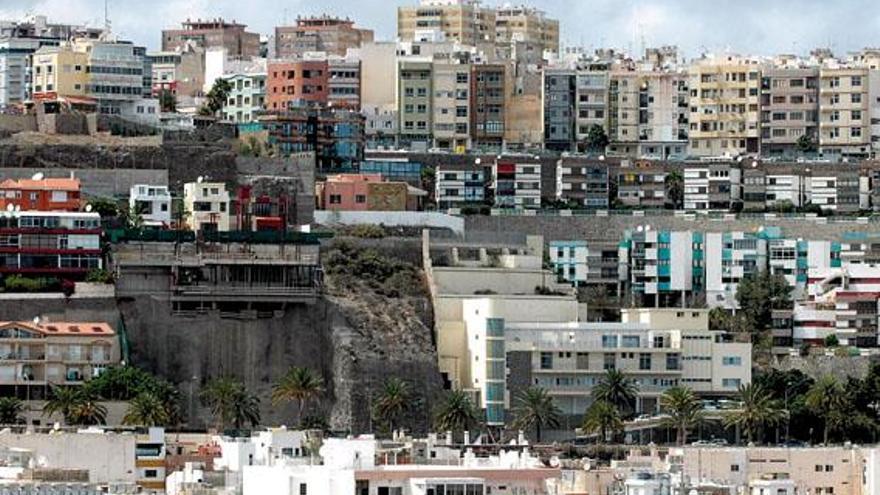 Los dueños de muros en Las Palmas de Gran Canaria ignoran la inspección  técnica a seis meses de vencer el plazo - La Provincia