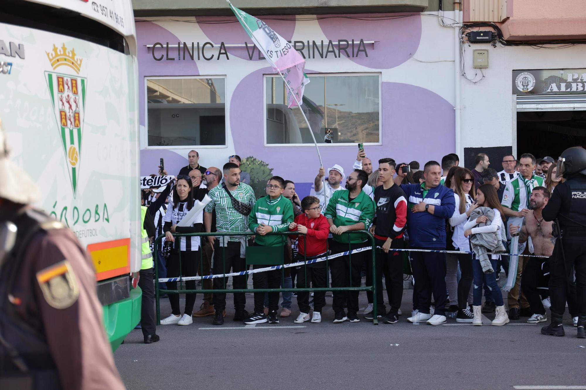 Castellón-Córdoba CF: las imágenes de la afición blanquiverde en Castalia