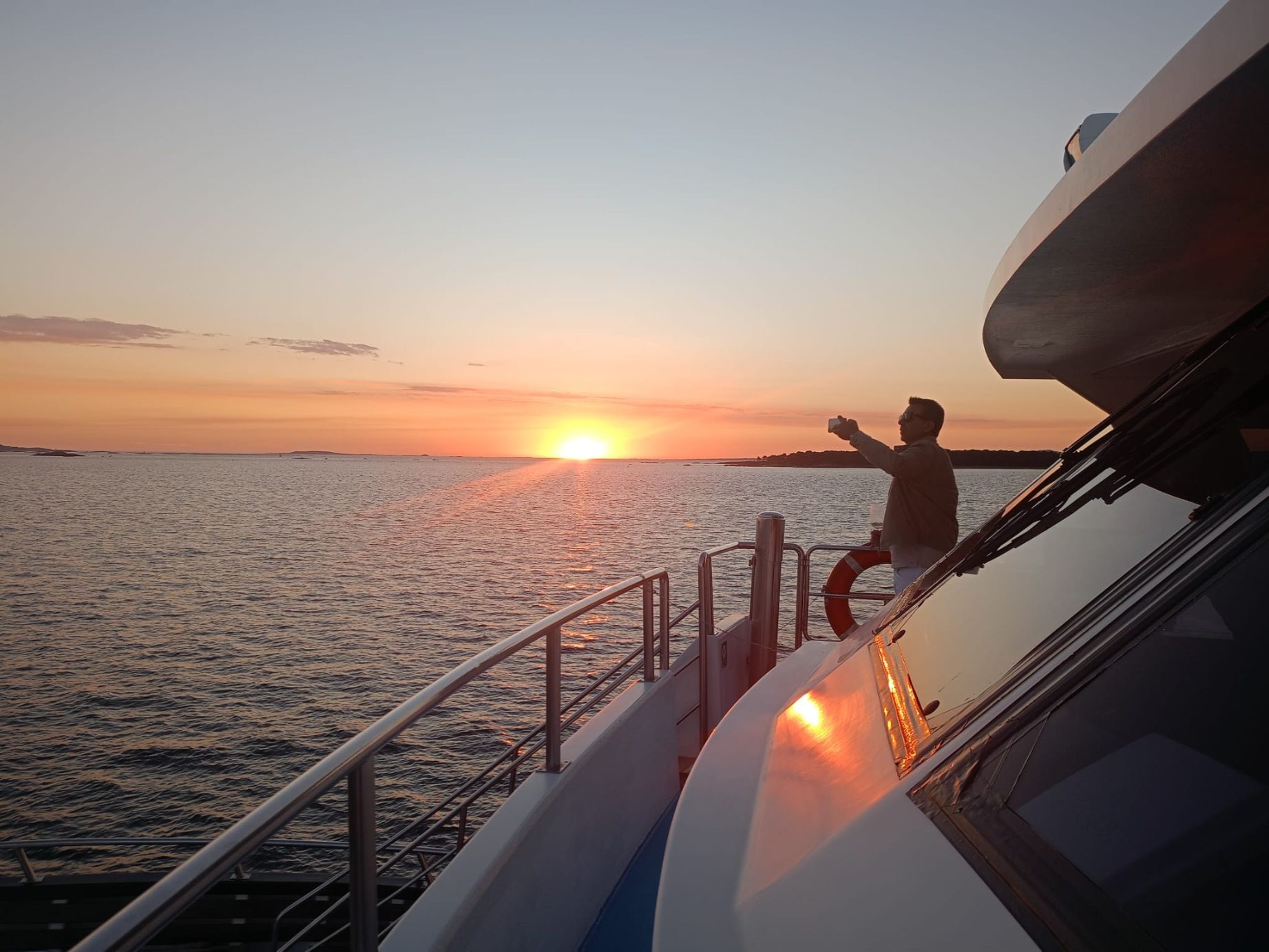 La ruta de «Viños singulares polo mar» a bordo del catamarán «Gran Cormorán Jet», esta tarde-noche.