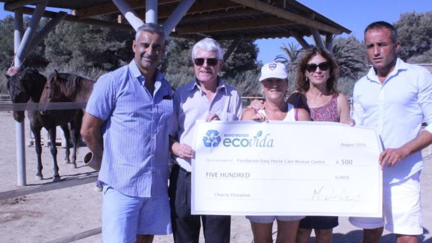 La Fundación Española de Rescate de Caballos recibe 500 euros