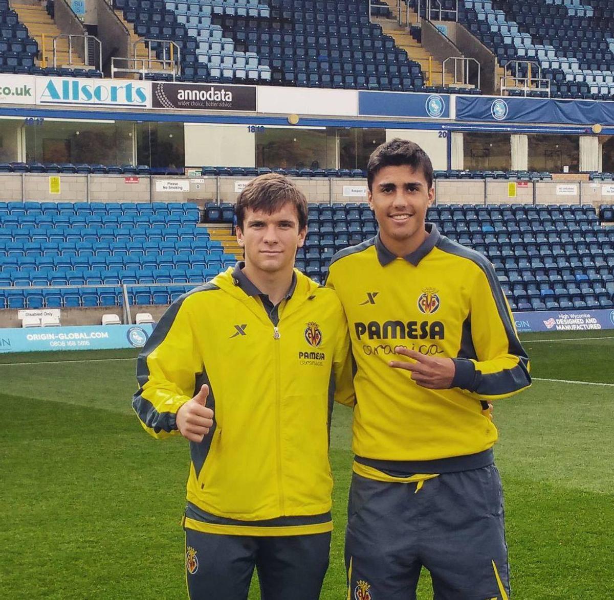 El vinarocense Ximo Miralles, con Rodri en su etapa en la Cantera Grogueta del Villarreal CF.