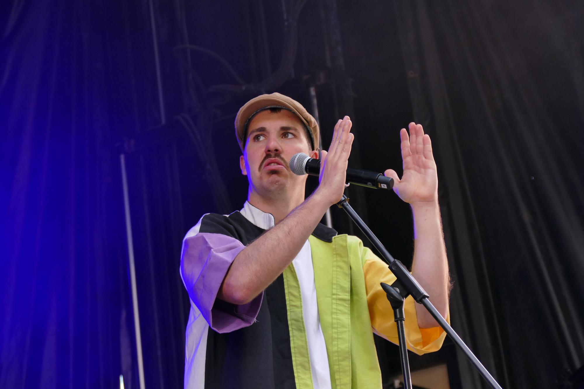 El grup Sardines en Llauna anima la mainada a Figueres