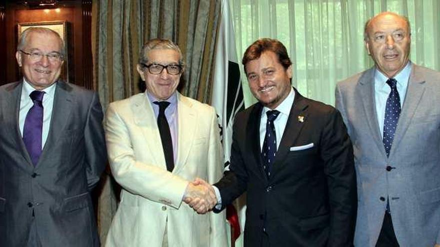 Manuel Azuaga, Braulio Medel, Eduardo Pastor y José Carretín, ayer, tras la firma del convenio.