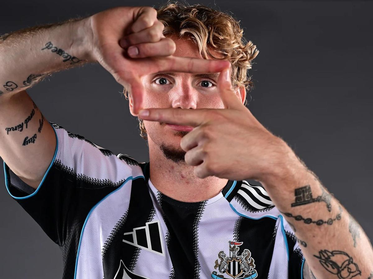 Woltemade, con la camiseta del Newcastle