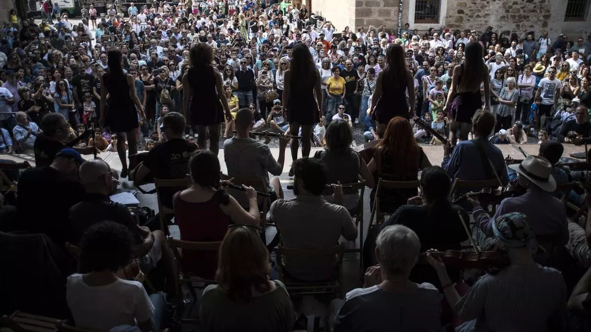 Cáceres refuerza sus lazos con Irlanda: el alcalde viaja a Dublín para impulsar acuerdos culturales, económicos y apoyar la Capitalidad Cultural 2031