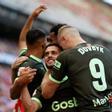 Yan Couto y Artem Dovbyk celebran el gol del Girona en el Cívitas Metropolitano