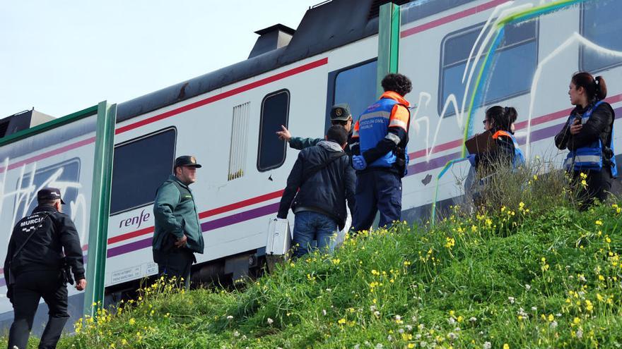 Guardia Civil y Protección Civil, en el lugar donde un tren arrolló a un joven