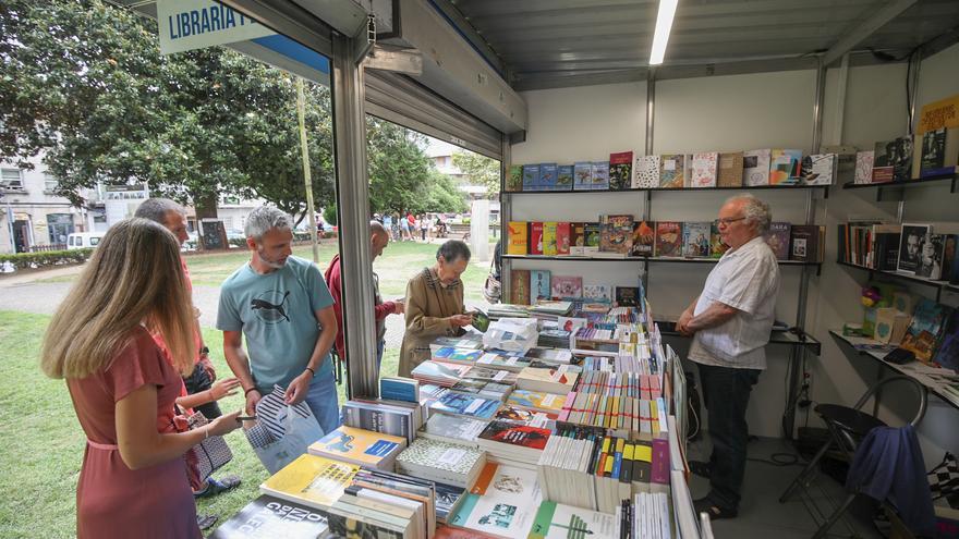 Ponteareas se sumerge en mundos imaginarios con su Feria del Libro