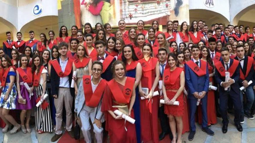 Colegio Escolàpies de Gandia 95 graduados en Artes, Humanidades y Ciencias