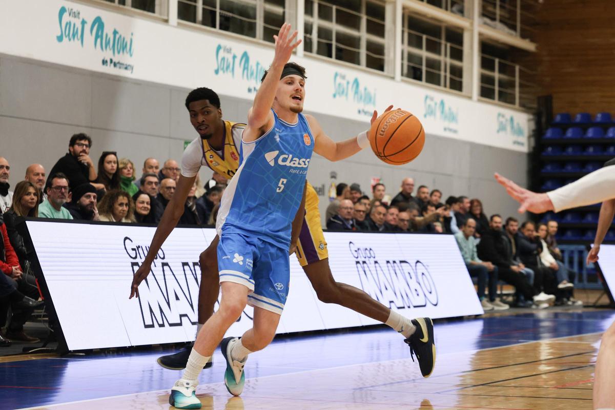 Galería: triunfo del Class Sant Antoni frente al Homs Mataró