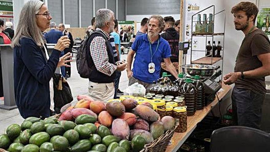 Uno de los expositores de la Feria Ecocultura celebrada este pasado fin de semana.