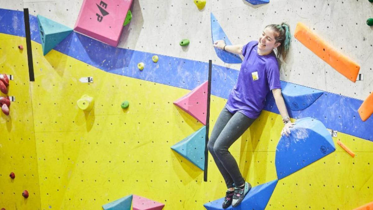 ¡Prueba la escalada autoasegurada y el Boulder en Climbat con el programa Z16 del Ayuntamiento de Zaragoza!