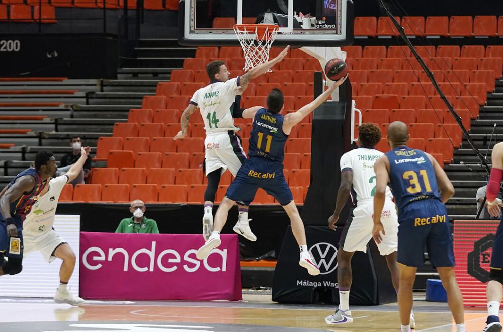 Las mejores imágenes del Baskonia-Unicaja en la Fase Final de la ACB