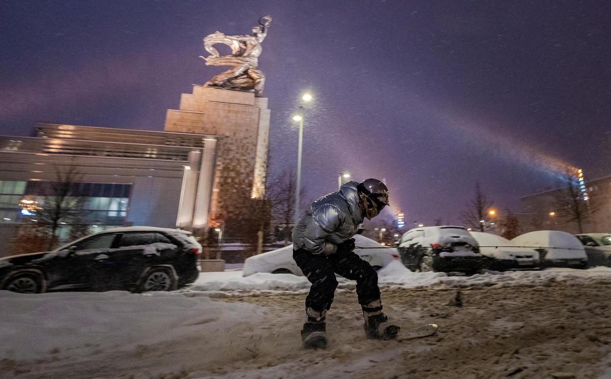 Moscú vive la mayor nevada en 150 años