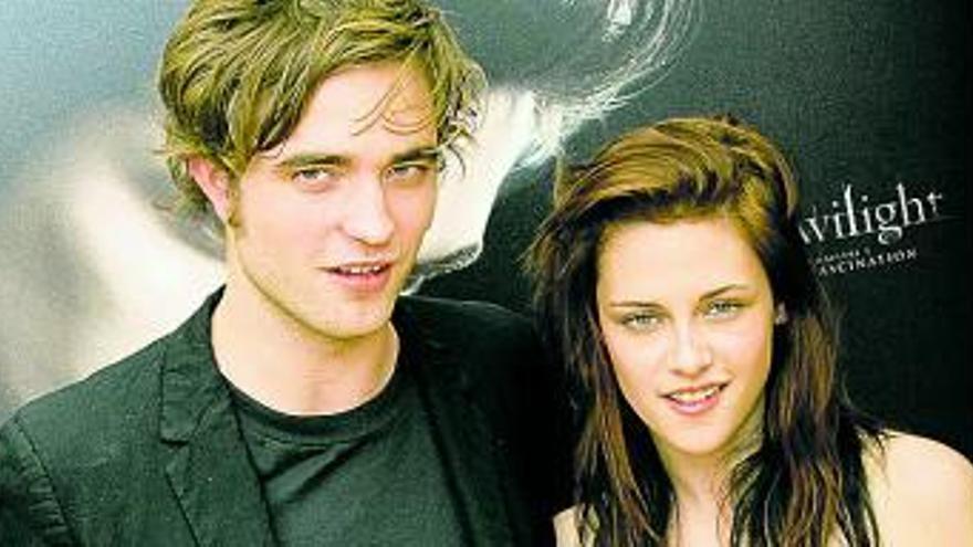 Robert Pattinson y su novia, Kristen Stewart.