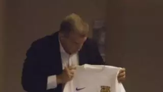 El Barça presenta la camiseta blanca