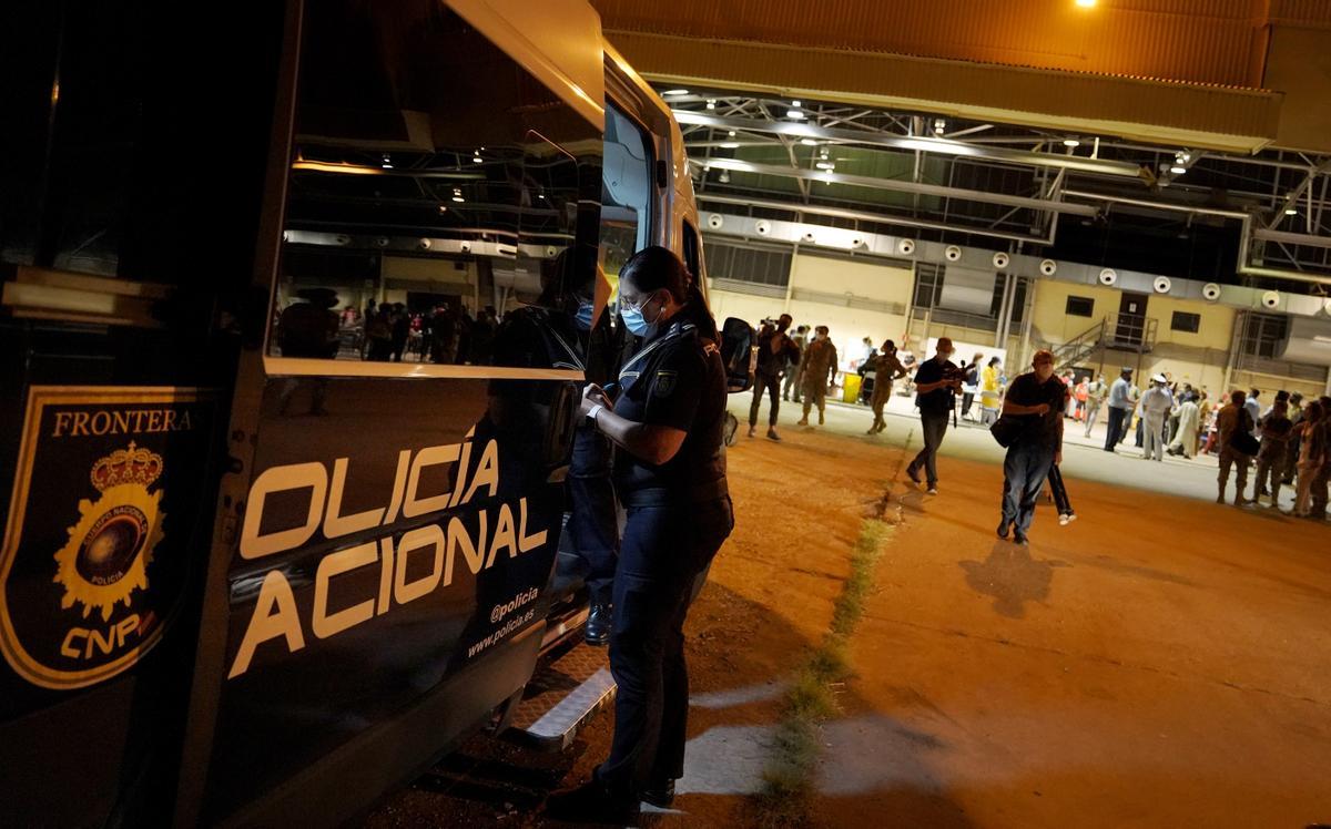 Hangar donde son atendidos los españoles y afganos que han sido evacuados en el primer vuelo desde Kabul. 