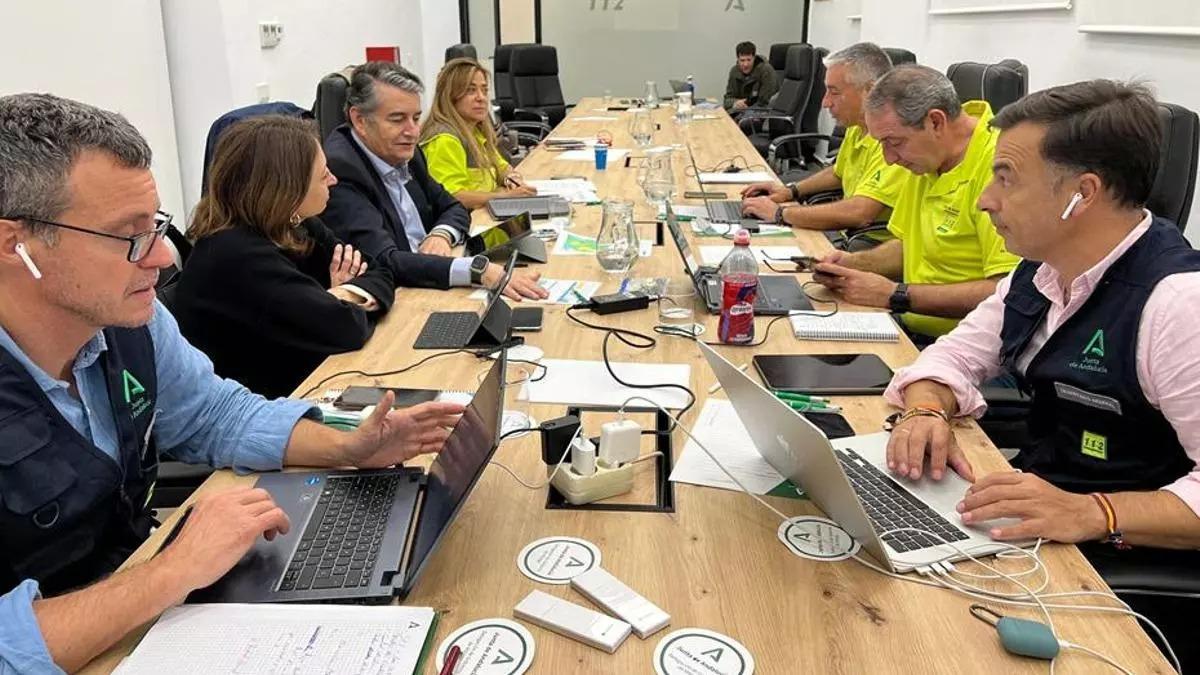 El consejero de Presidencia, Antonio Sanz, durante la reunión de evaluación y seguimiento del plan.