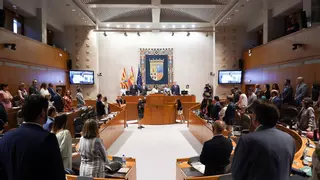 La oposición ve un Gobierno de Jorge Azcón «desolador» y sin apoyos políticos