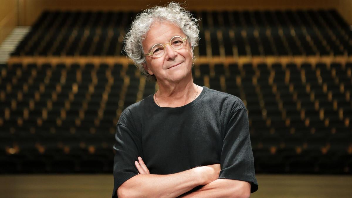 El dramaturgo Daniele Finzi Pasca, premiado en el Encuentro de Humorismo de A Coruña: "Se necesita de mucha juventud para permanecer en el escenario"