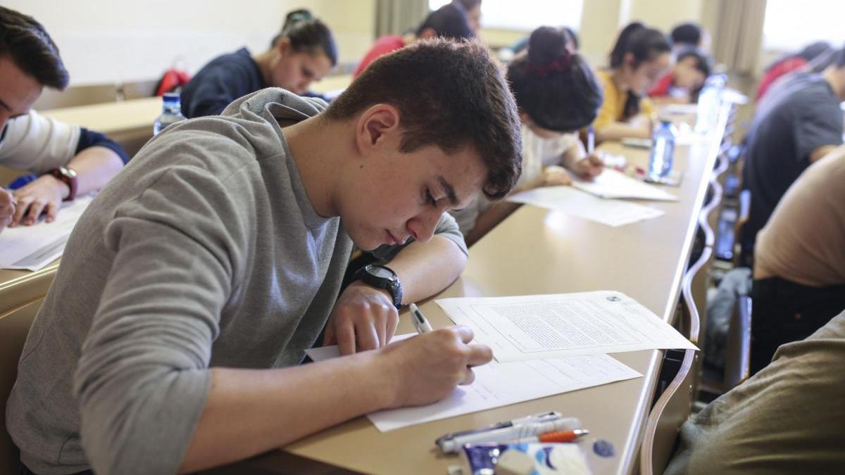 Estudiantes realizando la ABAU. // FdV