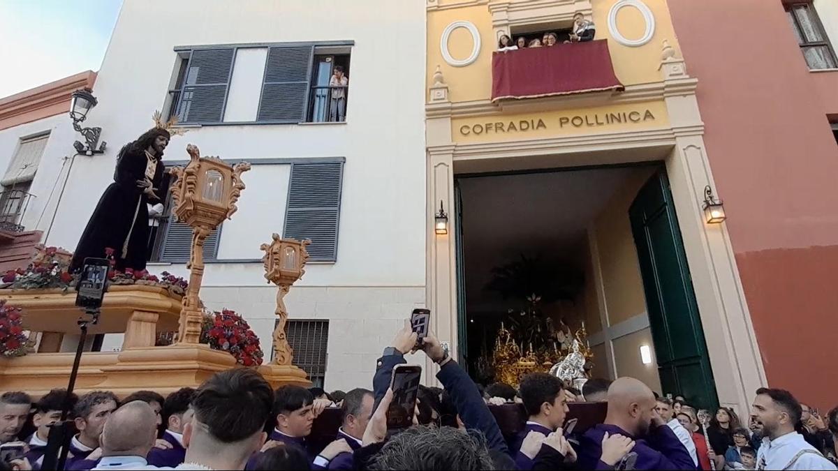 Jesús de Medinaceli, a las puertas de la casa hermandad de Pollinica