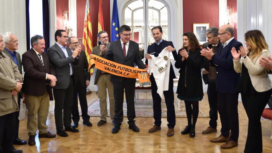 Les Corts abren sus puertas a los veteranos del Valencia CF