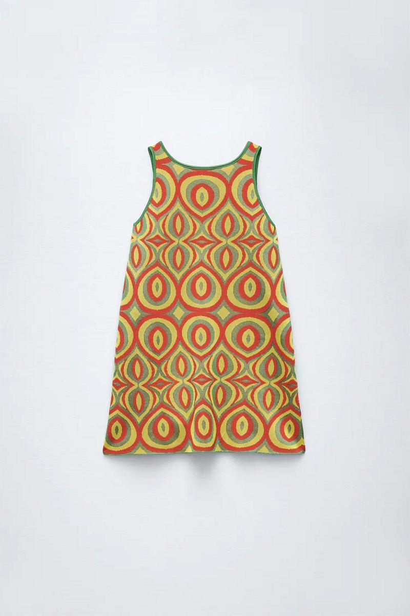 Vestido 'retro' estampado de Zara